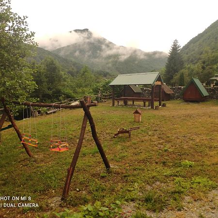 Private Accommodation Kalezic Mojkovac Quarto foto